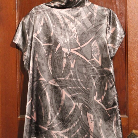 Jones Wear Shirt - Picture 2 of 3